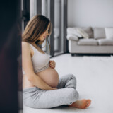 Fibromul uterin în sarcină: riscuri, complicații și soluții